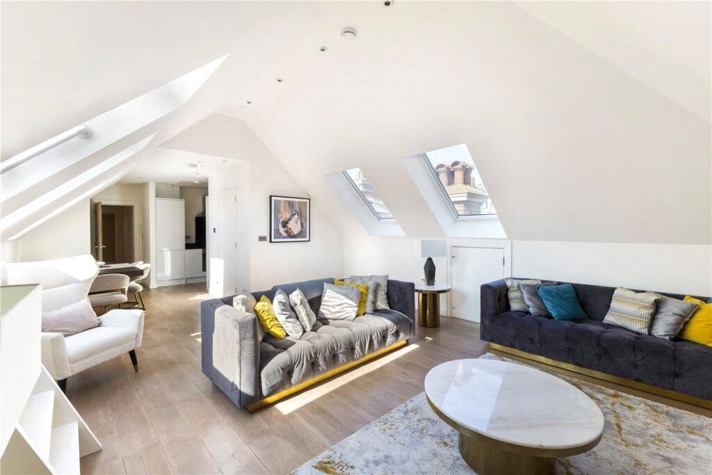 Property photo 2 of 9 Living