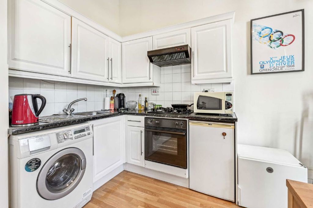 Property photo 3 of 5
