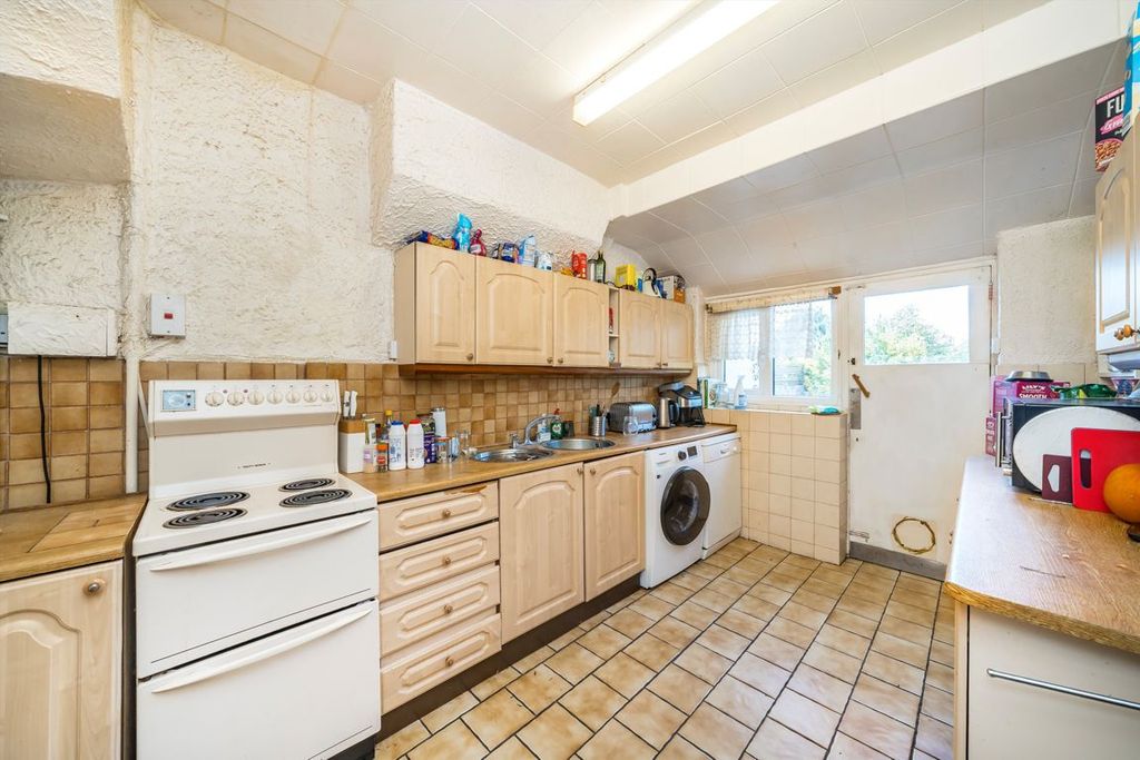Property photo 2 of 5