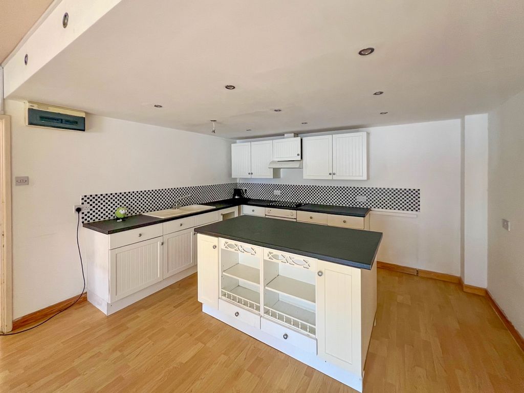 Additional image 4 of 2 bed flat to rentGround Floor 2 Bedroom Flat, Express House, Howsell Road WR14