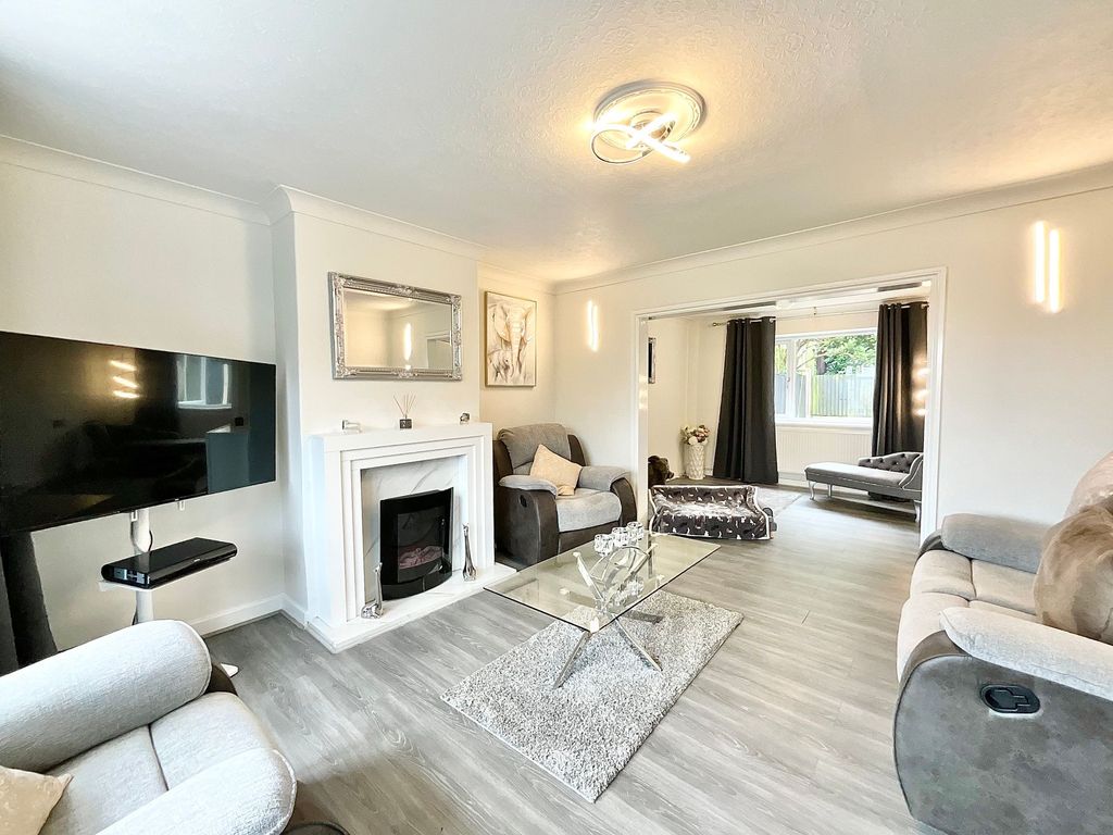 Property photo 2 of 33