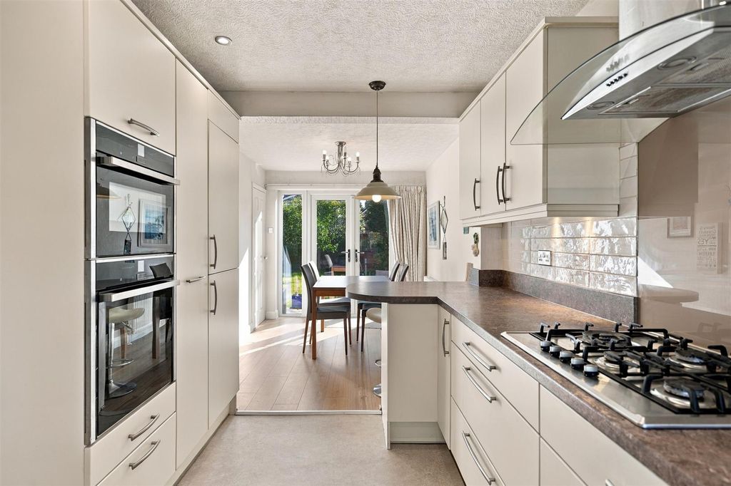Property photo 3 of 15 15 Blacksmiths Lane 6.Jpg