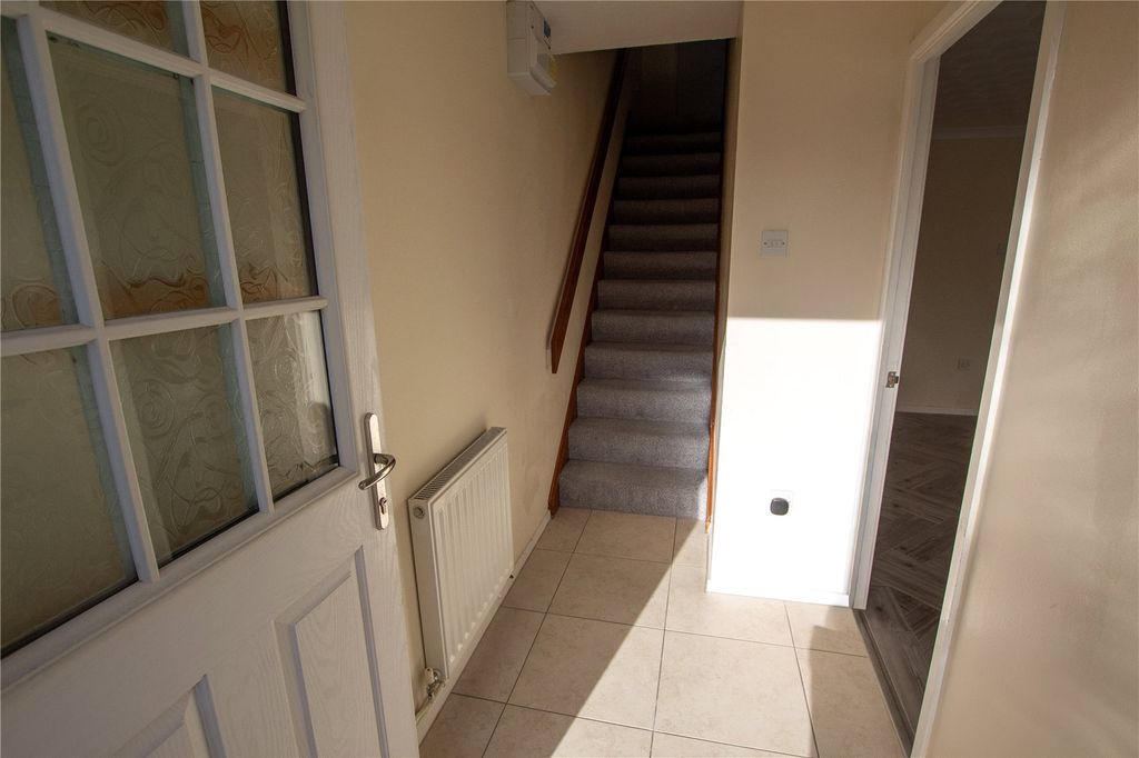 Property photo 3 of 16 Entrance Hall