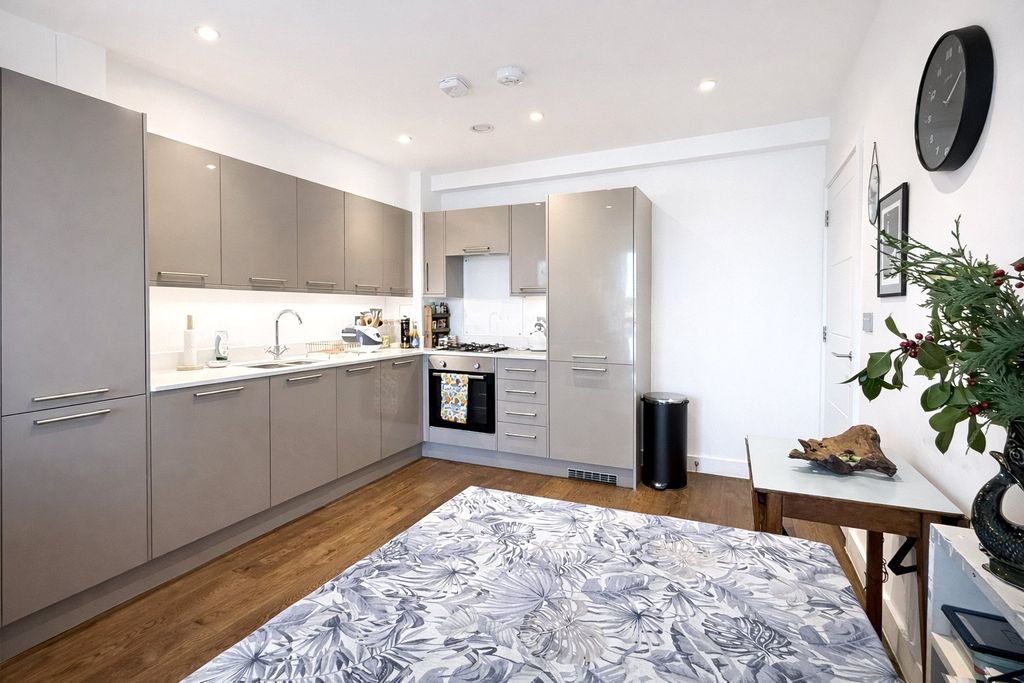 Property photo 3 of 20 Picture 3