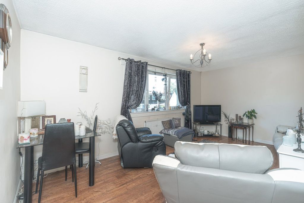 Property photo 3 of 22