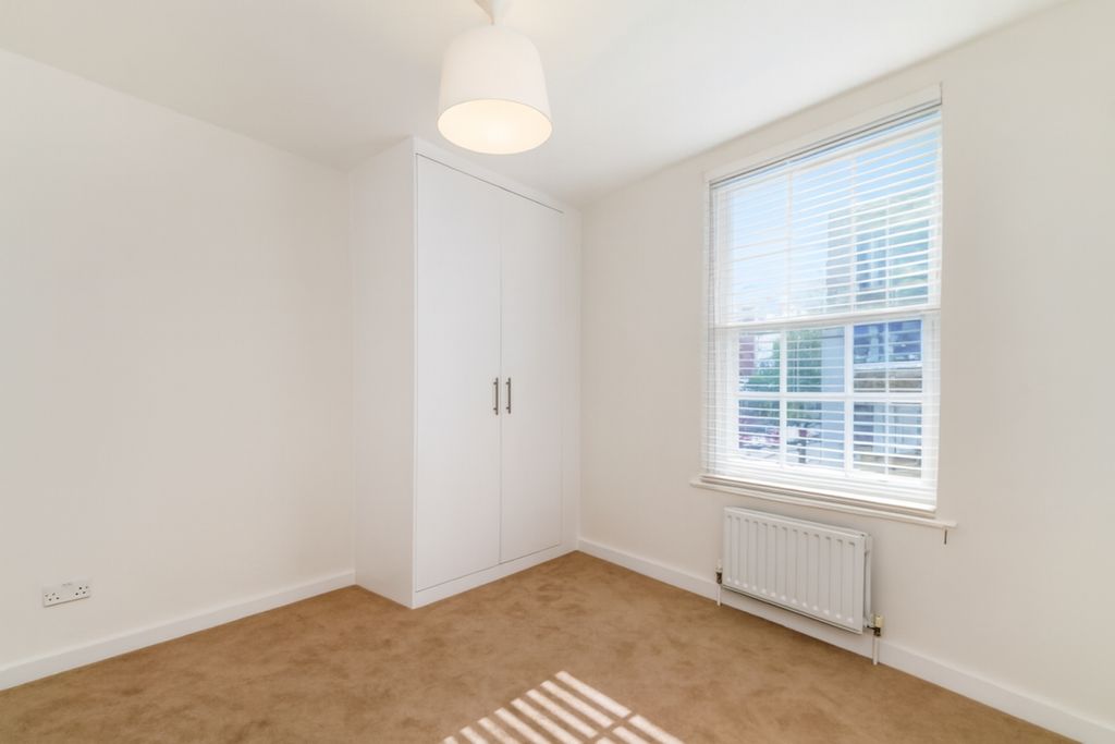 Property photo 2 of 7 Bedroom 3