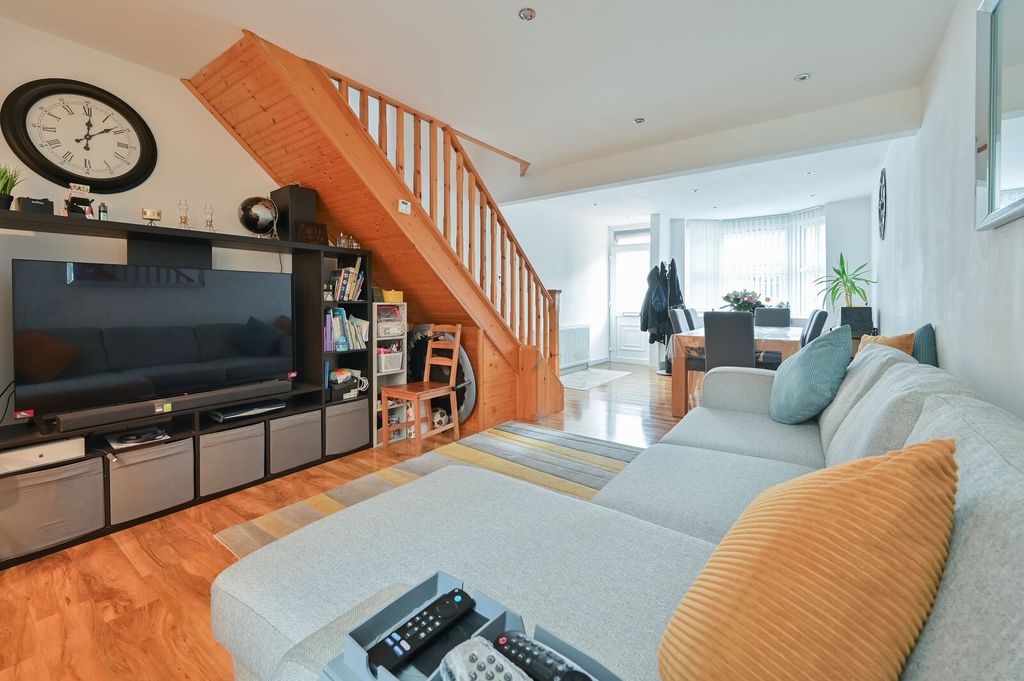 Property photo 2 of 15