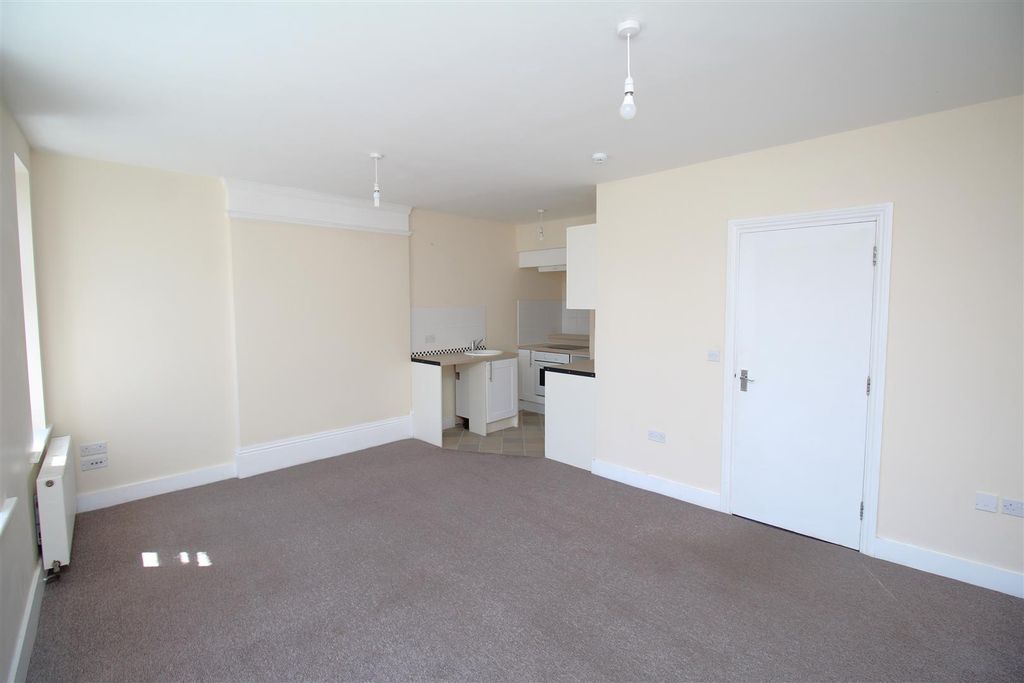 Property photo 3 of 11 Img_8611.Jpg