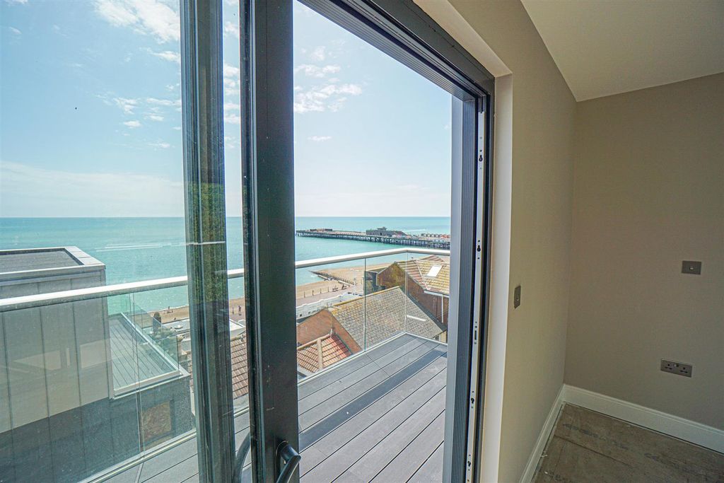 Additional image 30 of 3 bed flat for saleWhite Rock, Hastings TN34