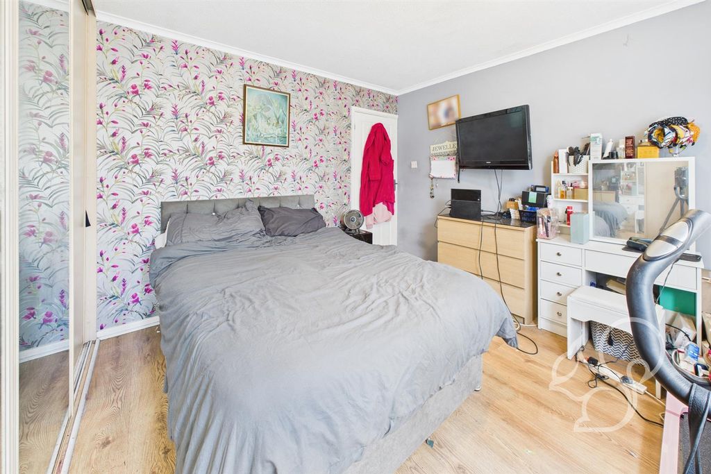 Property photo 2 of 30