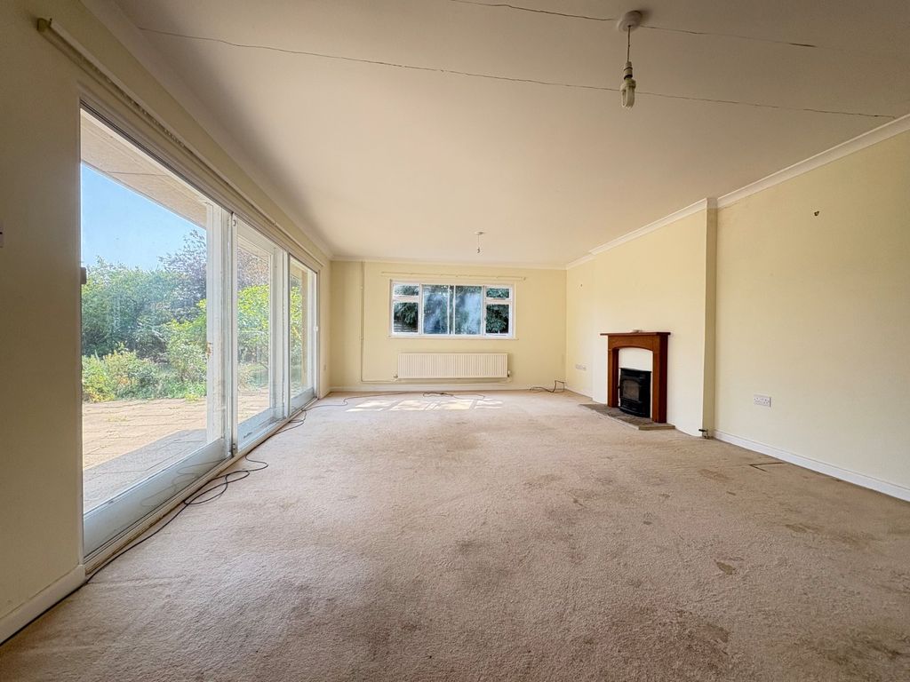 Property photo 2 of 12 Picture No. 02