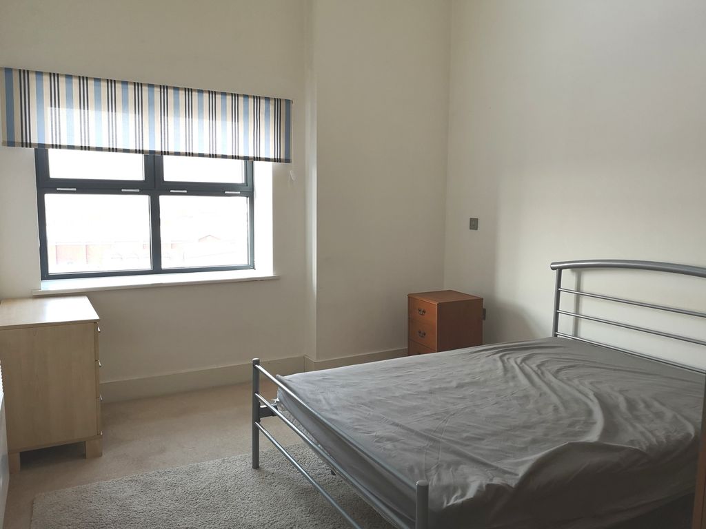 Property photo 3 of 4 Barton - Master Bedroom