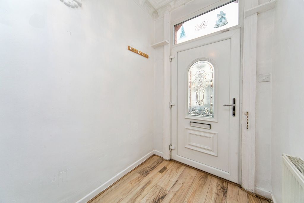 Property photo 2 of 17 Photo