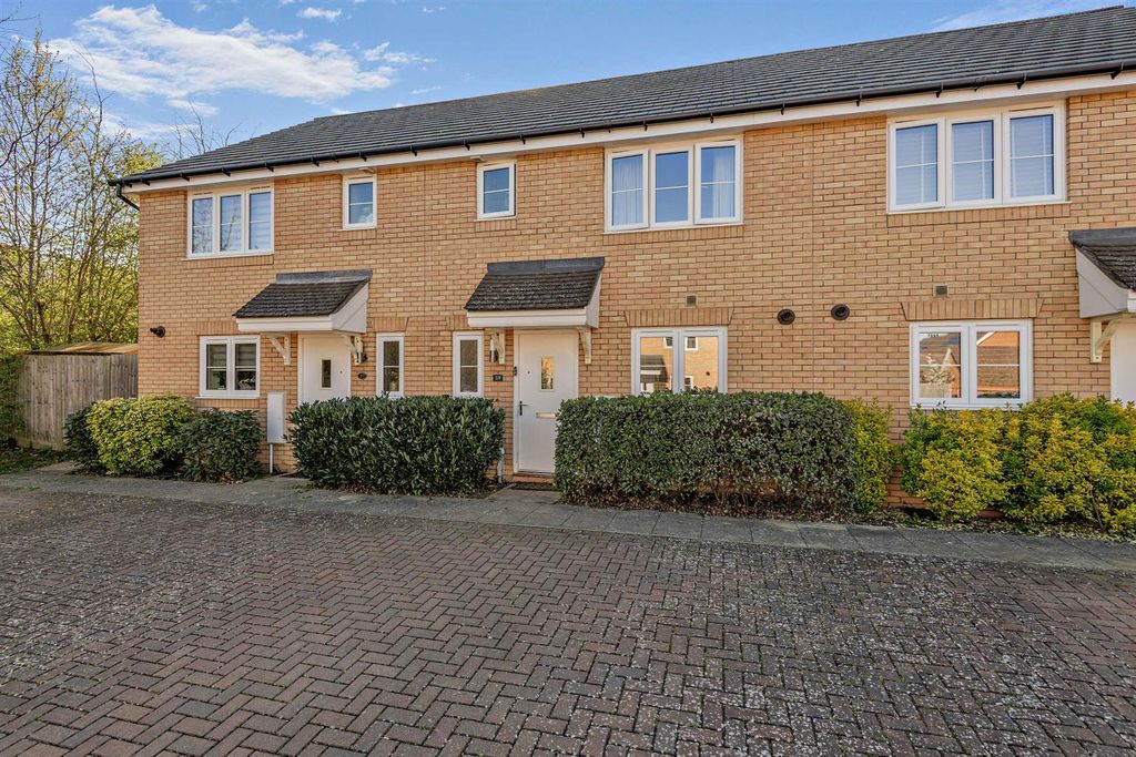 Property photo 1 of 13 8686830-Exterior02-800.Jpg