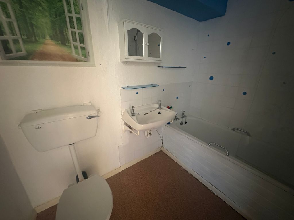Additional image 11 of 3 bed flat for saleTy'r Llwyn, Wrexham LL14