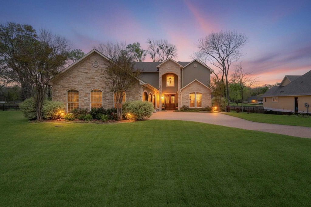 Property photo 1 of 31