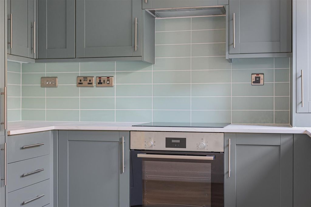 Property photo 3 of 16 5_77491.Jpg