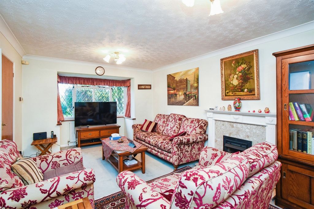 Property photo 3 of 18