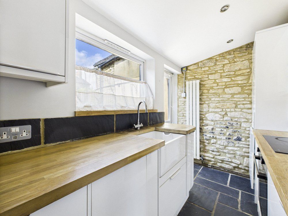 Property photo 2 of 18 Kitchen