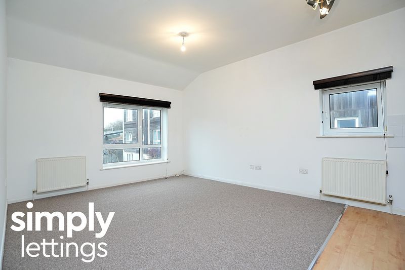 Property photo 2 of 10 Photo 4