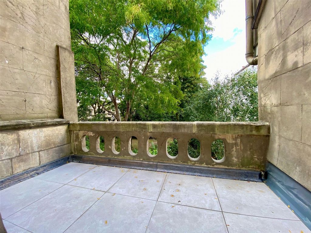 Property photo 2 of 13 Picture No. 20