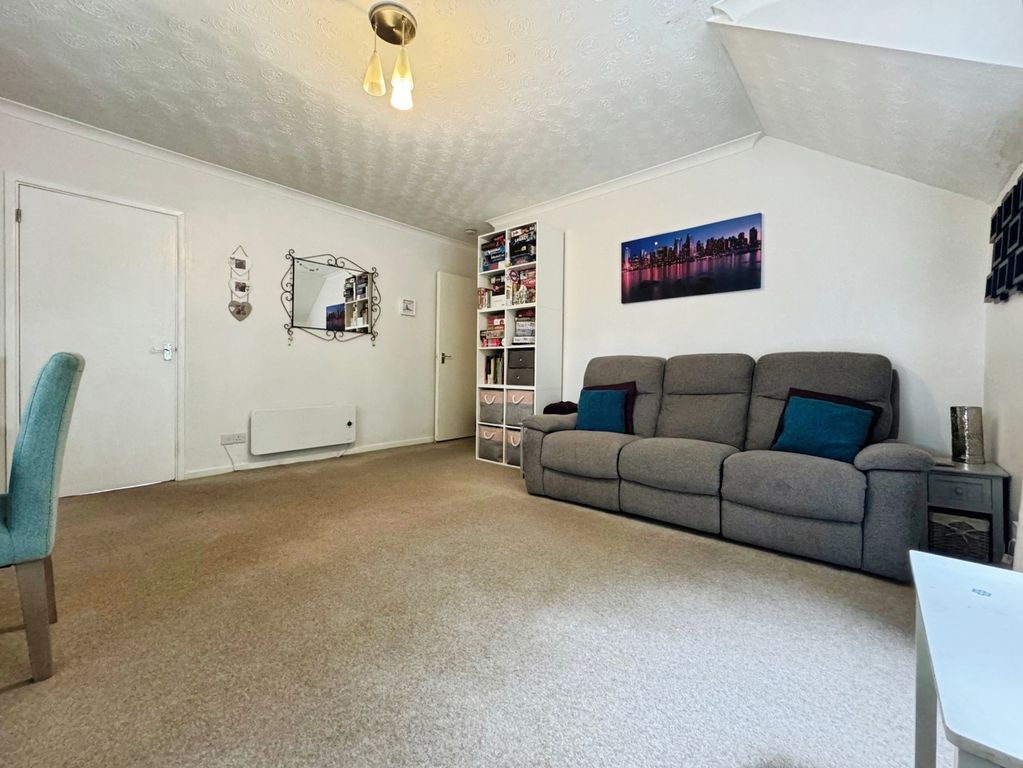 Property photo 3 of 9 Pbox-Img.Jpg