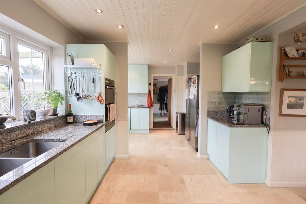 Property photo 1 of 13 3-Is___Q3T_Eqd6Zwcuxrzfa.Jpg