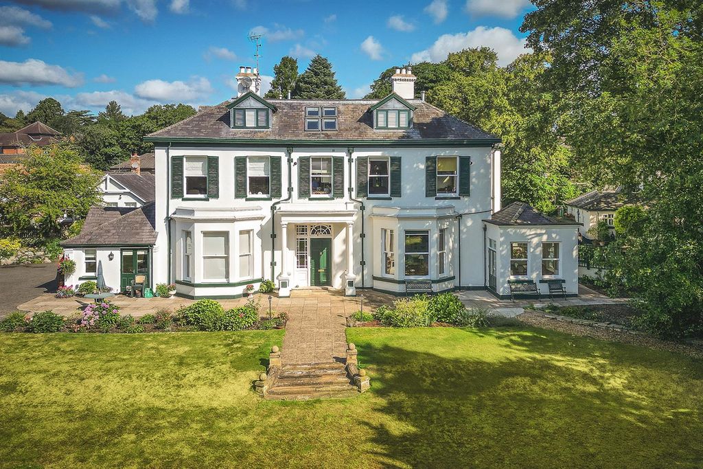 Property photo 1 of 33