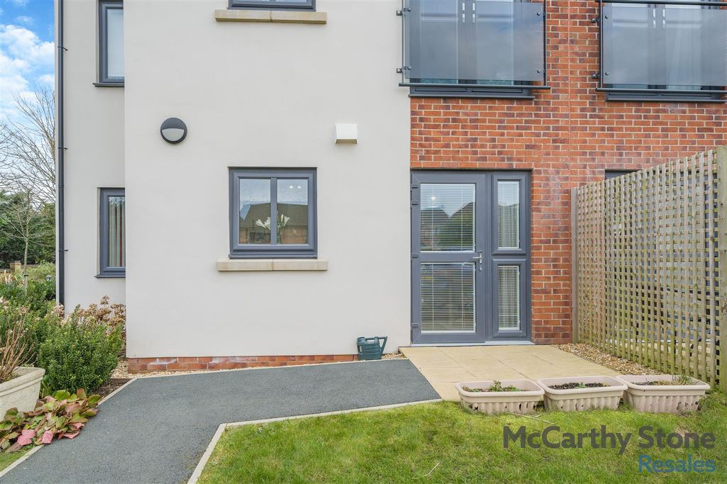 Property photo 1 of 26 8636415-Exterior01.Jpg