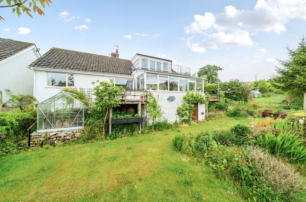 Property photo 2 of 25 1463511-3-6A0Ca5F...