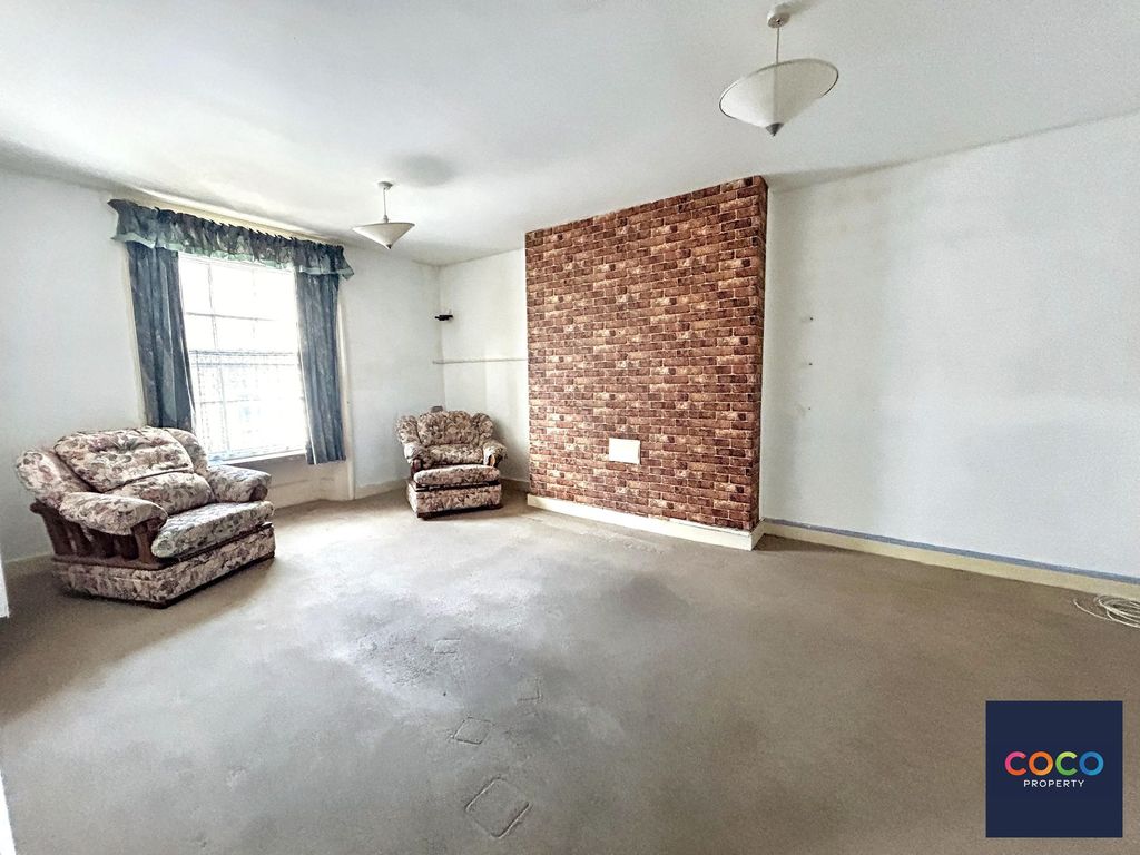 Property photo 2 of 9 Living Area/ Diner