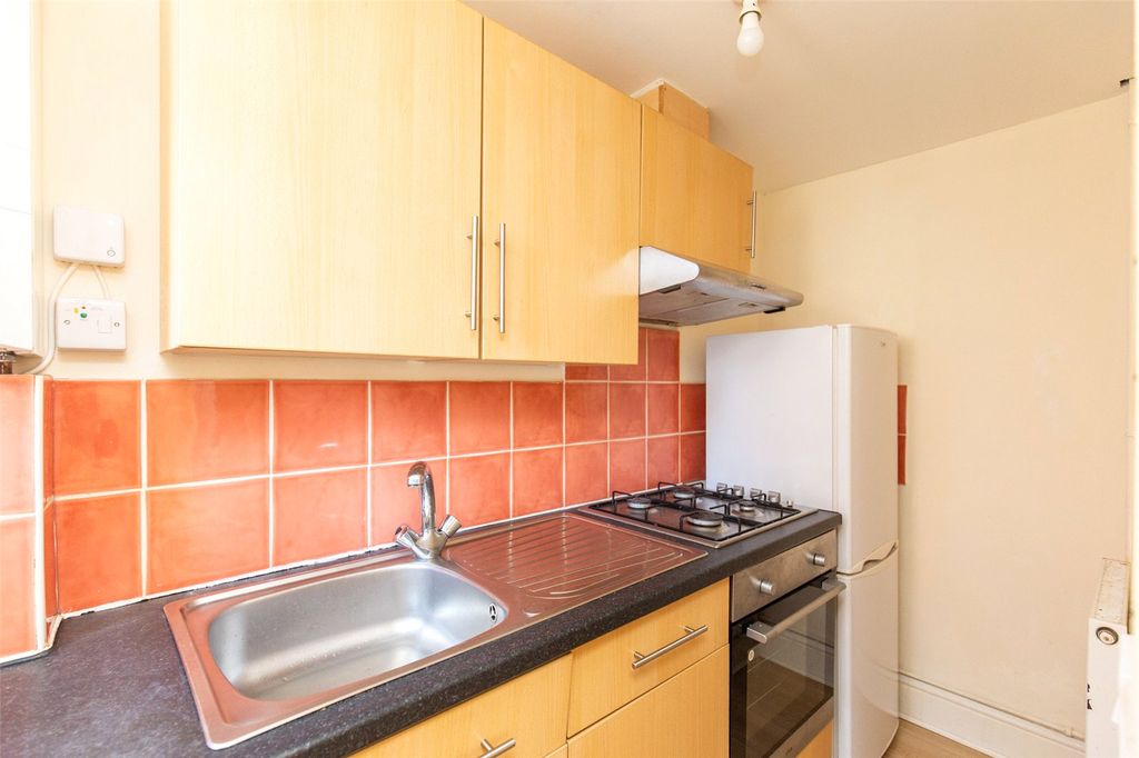 Property photo 3 of 11 Picture No. 16