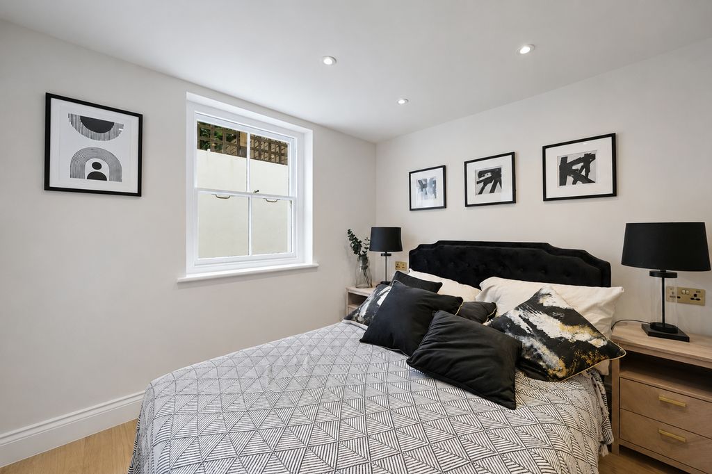 Property photo 3 of 16 Basement, 271 Ladbroke Grove - Ftcul9Lodzsgalxw0Fue.Jpg