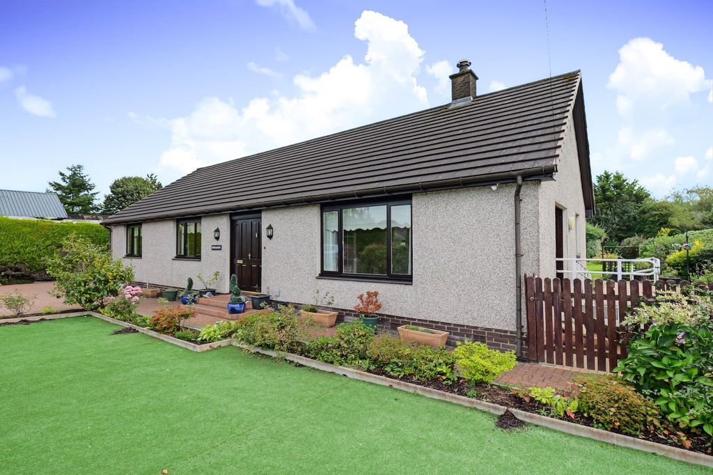 Property photo 3 of 49