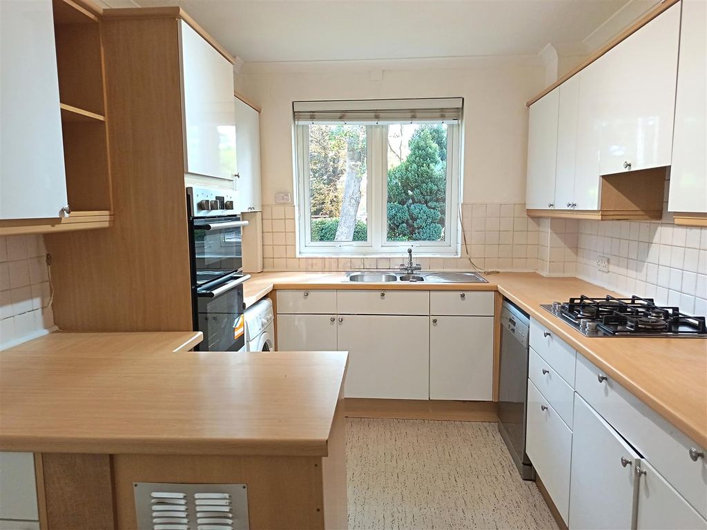 Property photo 3 of 22 Kitchen