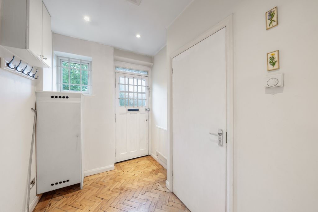 Property photo 2 of 11 Picture No. 12