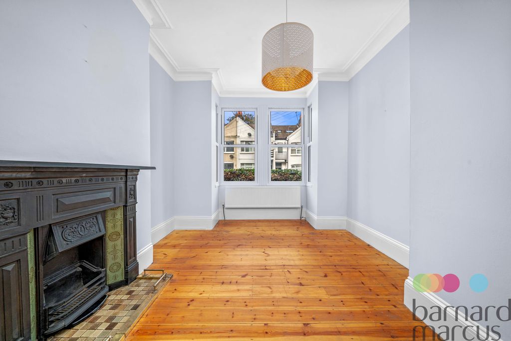 Property photo 2 of 11 Image