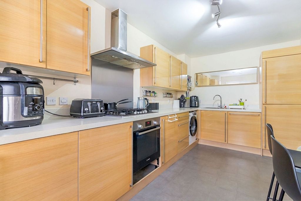 Property photo 2 of 25