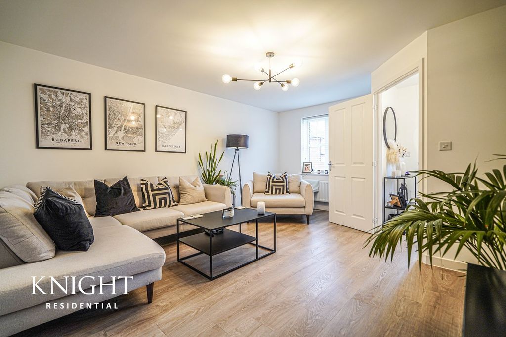 Property photo 2 of 20