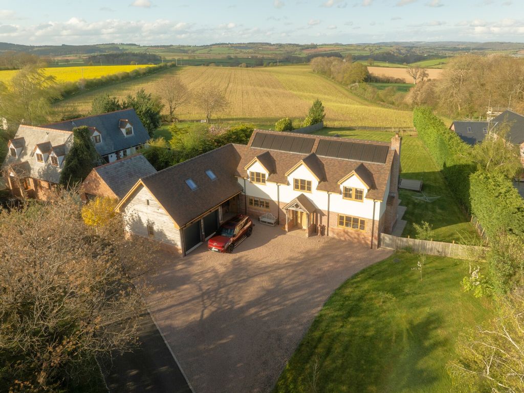 Property photo 1 of 37 Picture No. 51