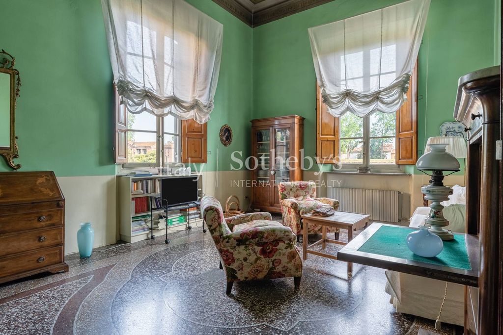 Property photo 3 of 25