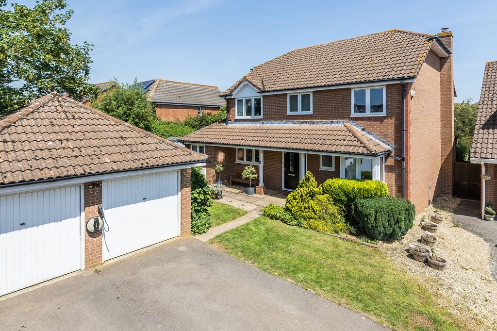Property photo 1 of 34
