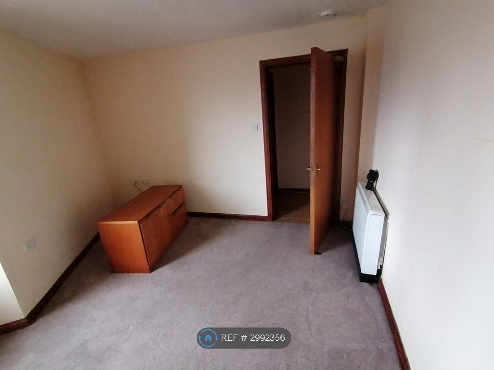 Property photo 3 of 10 Livingroom1