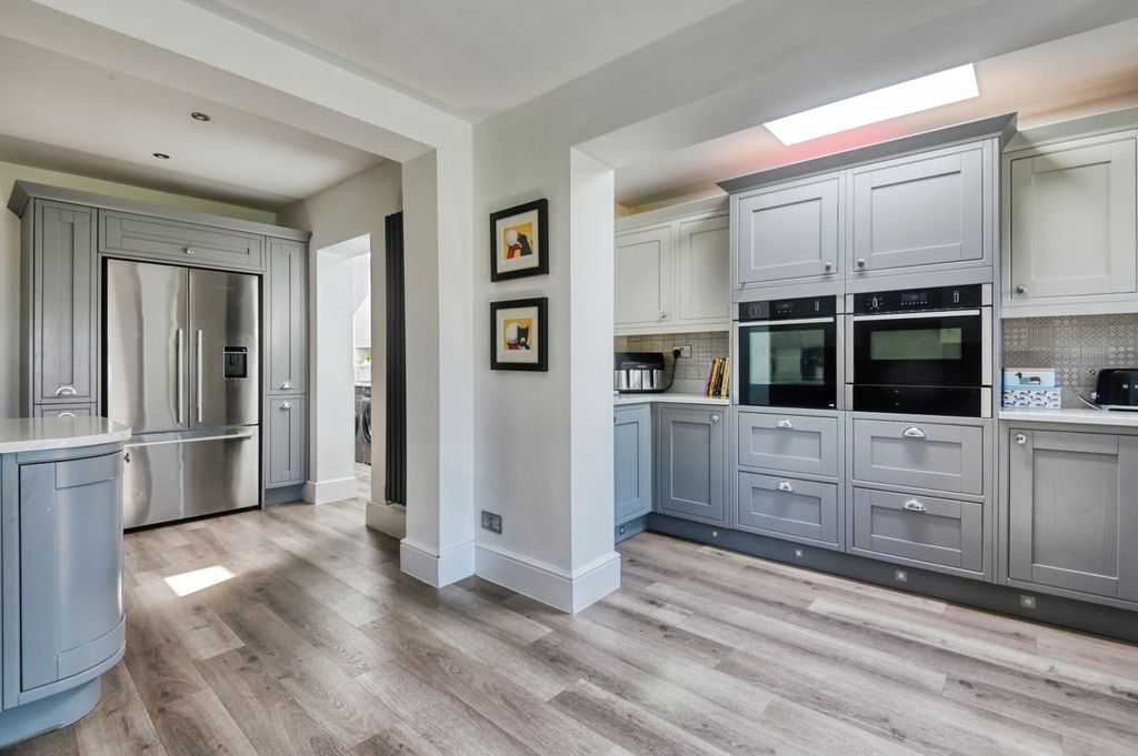 Property photo 3 of 24 Kitchen Diner B