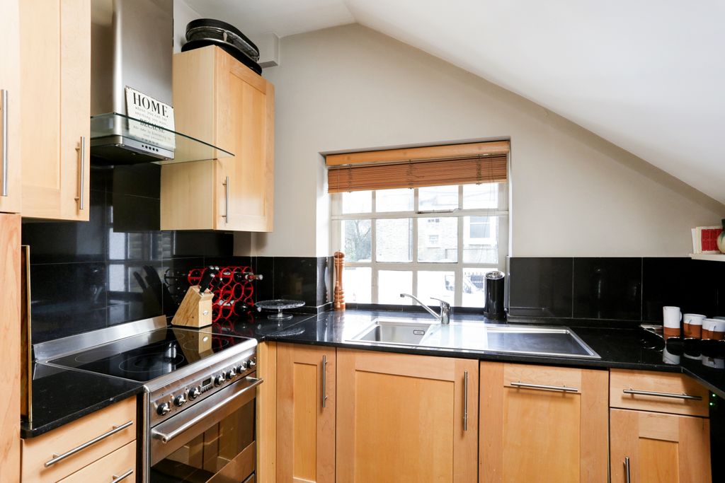 Property photo 3 of 9