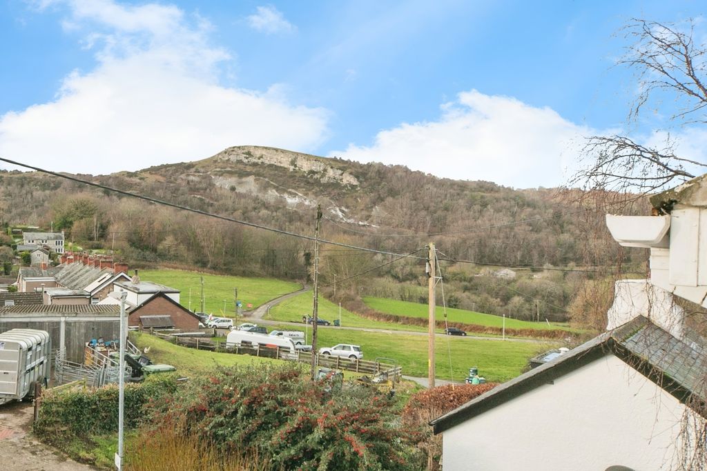 Property photo 3 of 18 Pbox-Img.Jpg