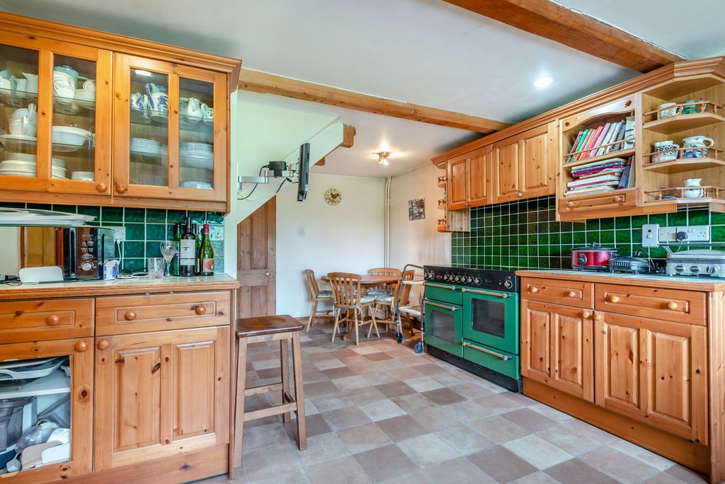 Property photo 2 of 31