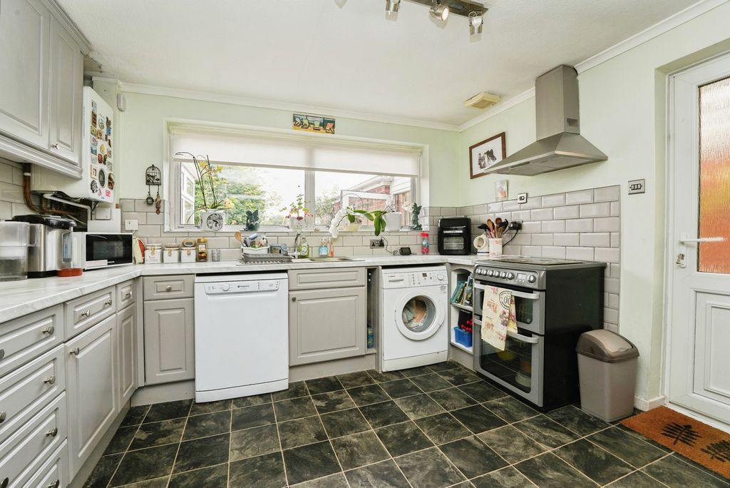 Property photo 2 of 17 Photo