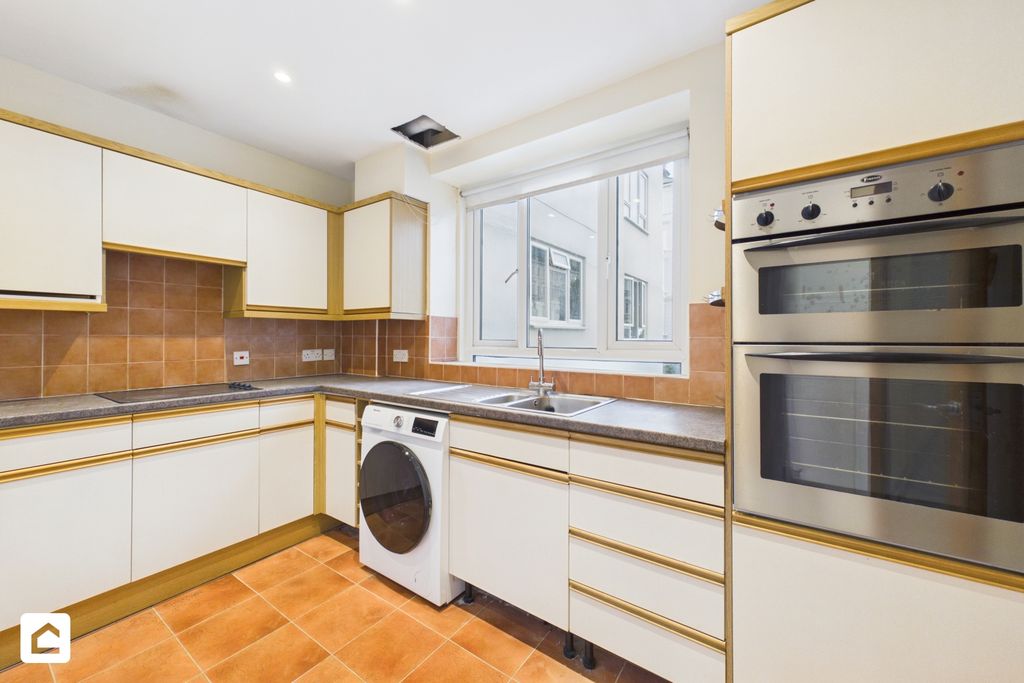 Property photo 3 of 15 Cam02528G0-Pr0499-Still001