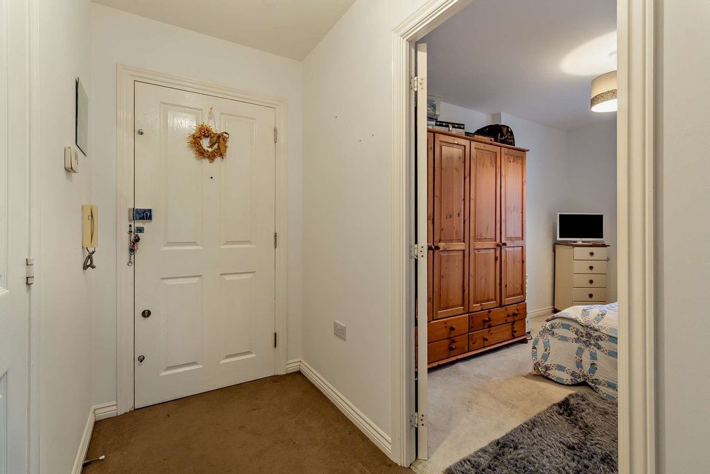 Property photo 3 of 22